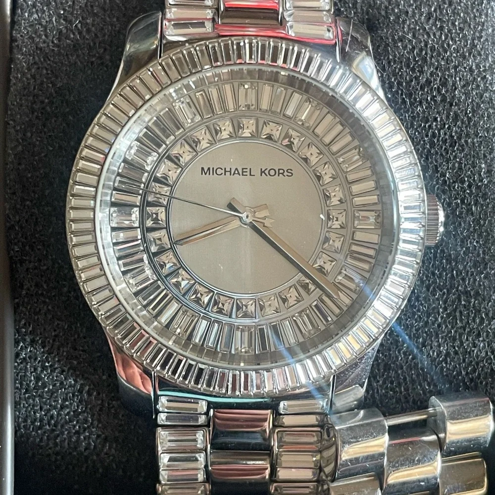 Michael Kors SS Runway Crystal-Embellished Watch MK5352 - Picture 2 of 8